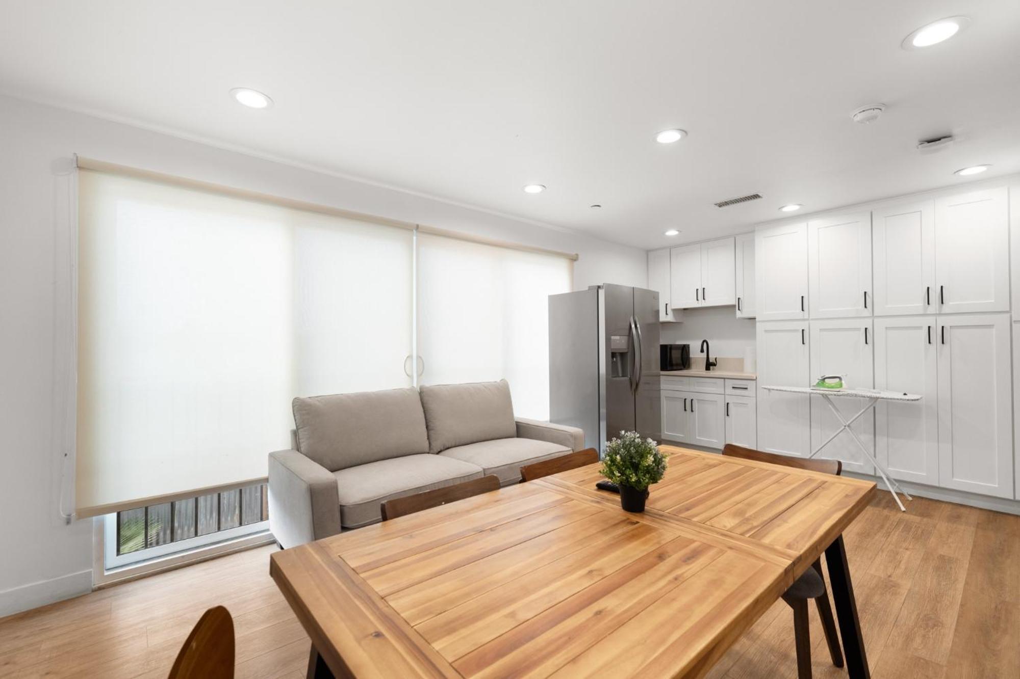 Modern Getaway In The Heart Of La Near Usc, Private Room With Share Living Room And Kitchen Λος Άντζελες Εξωτερικό φωτογραφία