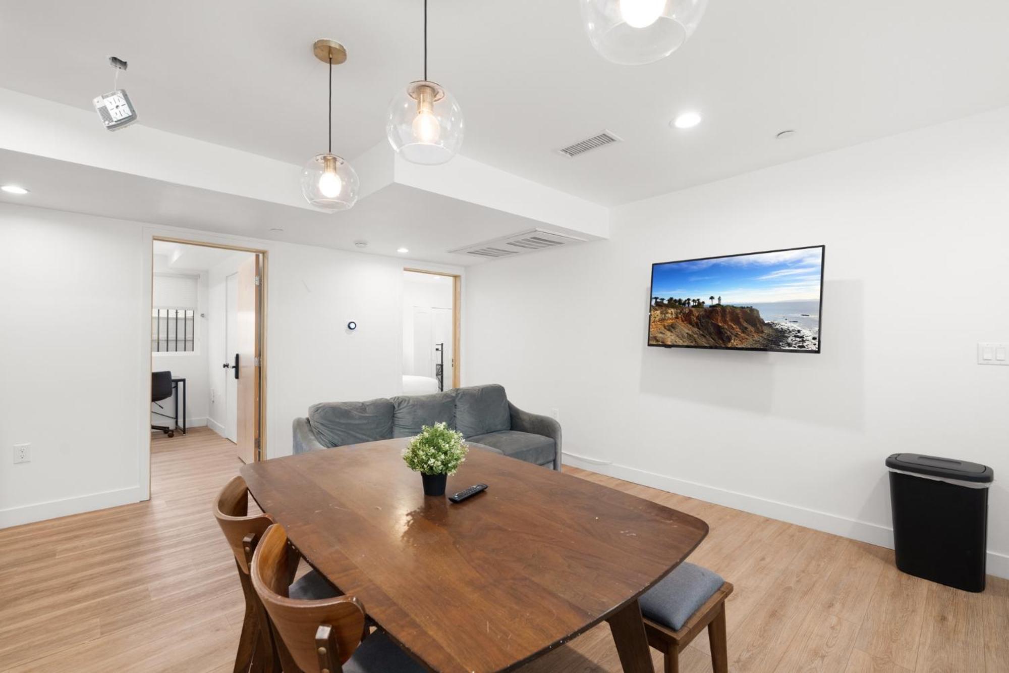 Modern Getaway In The Heart Of La Near Usc, Private Room With Share Living Room And Kitchen Λος Άντζελες Εξωτερικό φωτογραφία